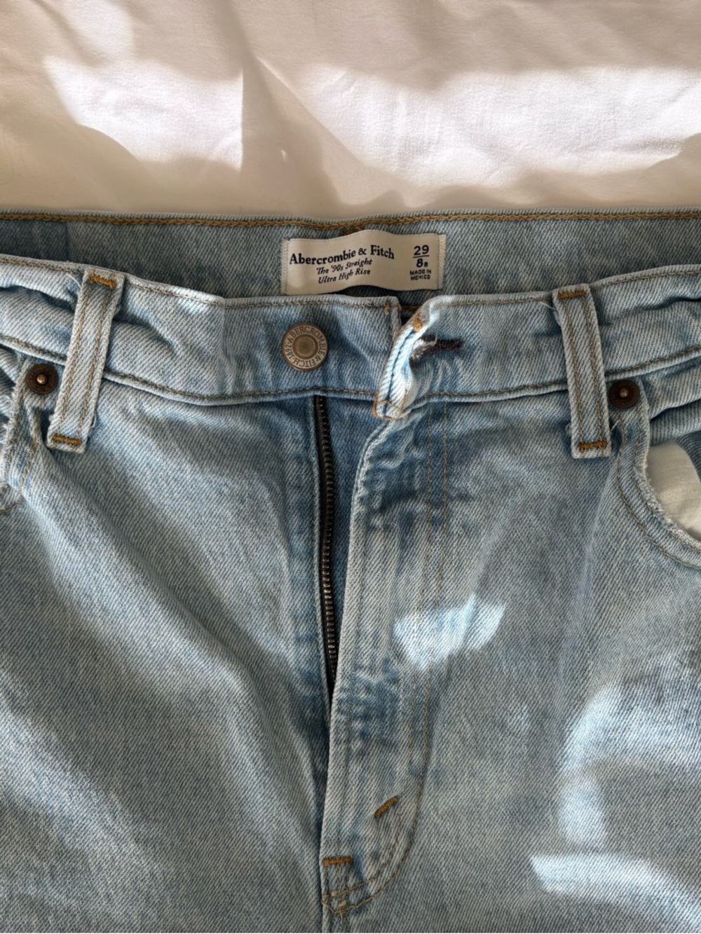Abercrombie & Fitch 90’s Straight Light Wash Women’s Jeans